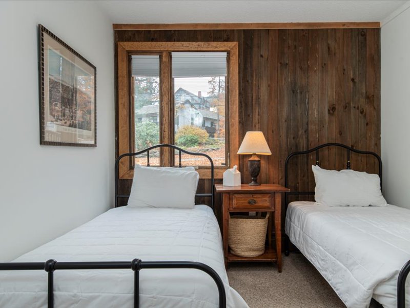 25-19 Middle Ridge Rd Stratton VT 10-20-24 JHULLPHOTO-21