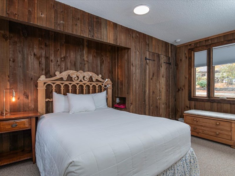 31-19 Middle Ridge Rd Stratton VT 10-20-24 JHULLPHOTO-27