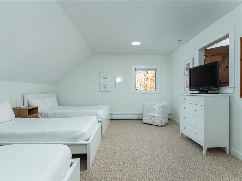 37-19 Middle Ridge Rd Stratton VT 10-20-24 JHULLPHOTO-38